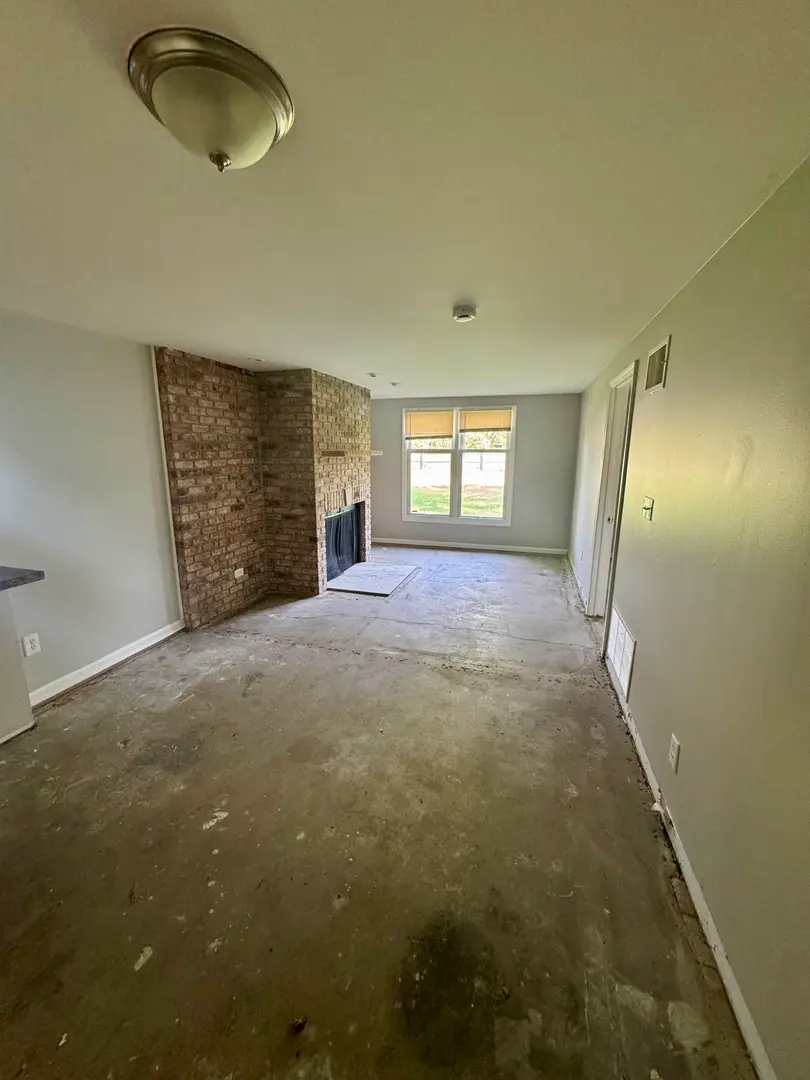 201 W 10TH Street
