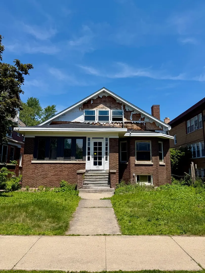 1420 W Jarvis Avenue