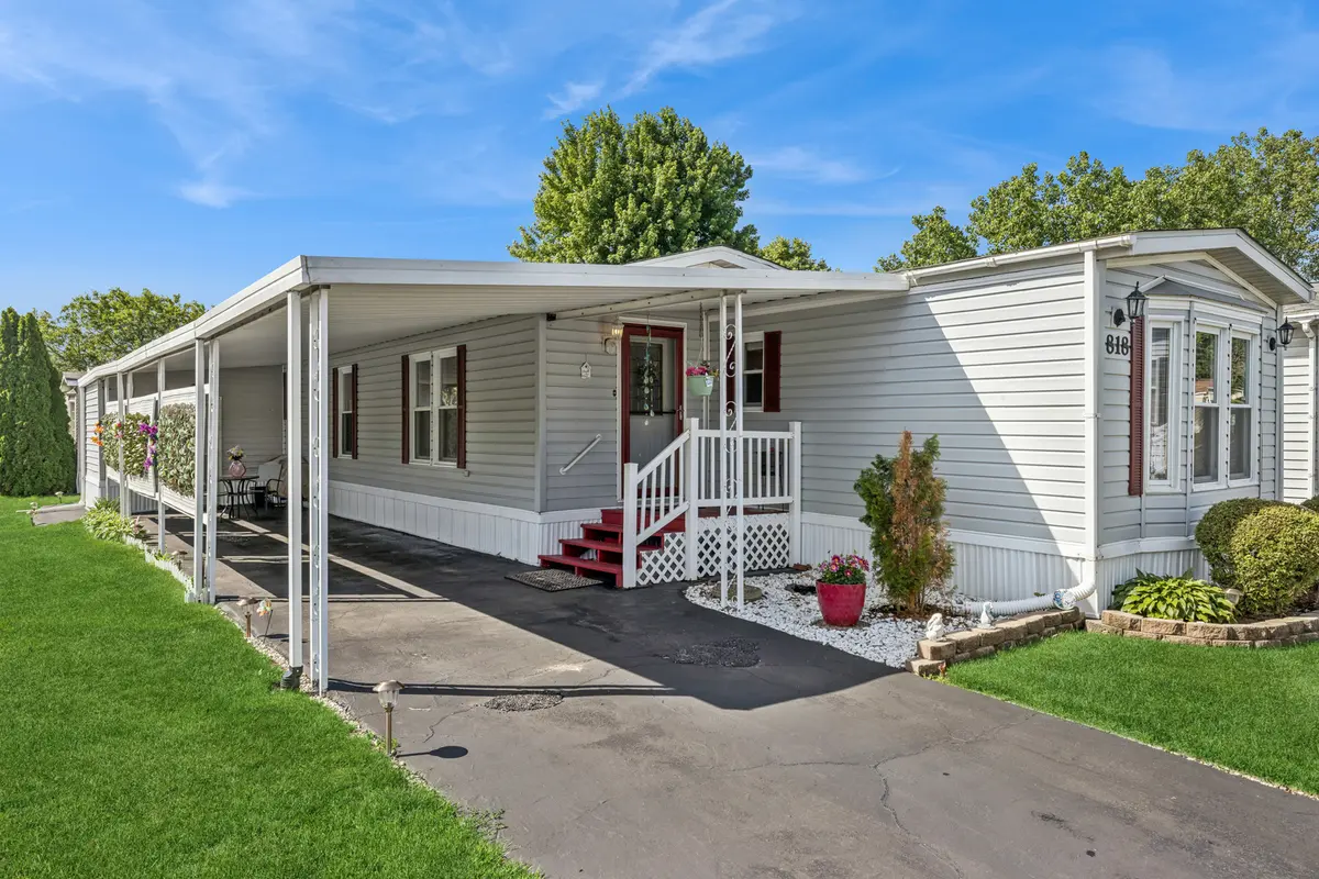 818 Oakbrook Drive