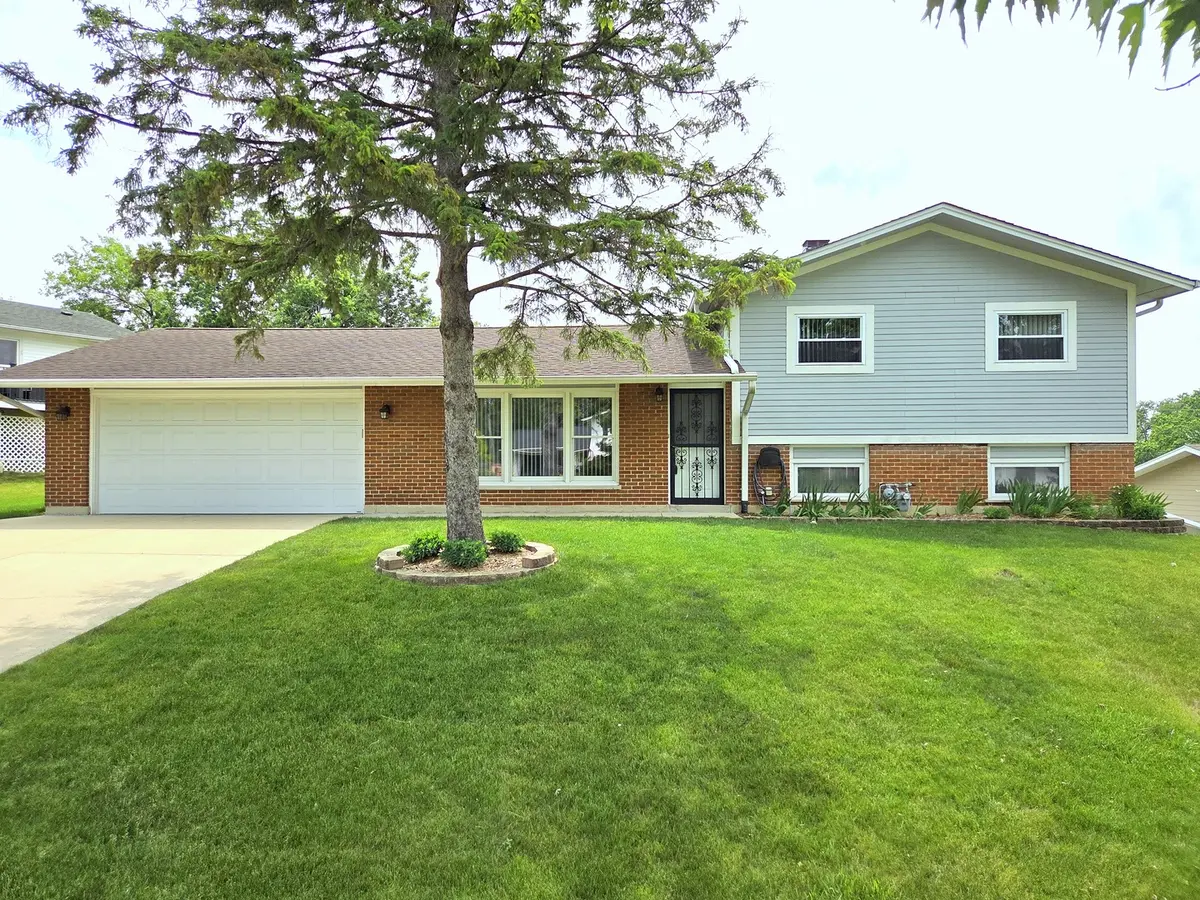 21W105 Flamingo Lane