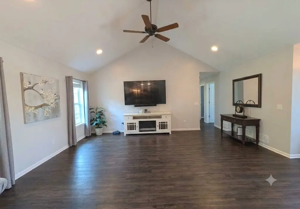800 E Short Drive