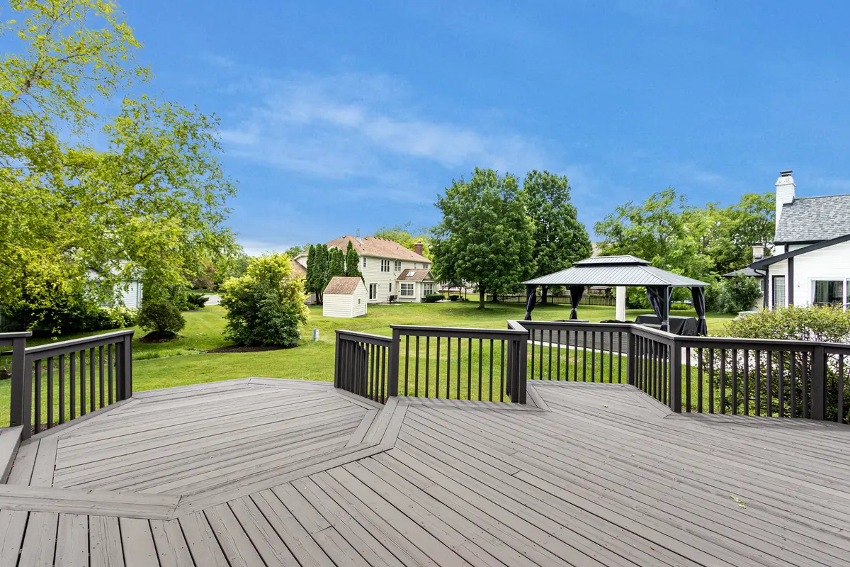 4072 Broadmoor Circle