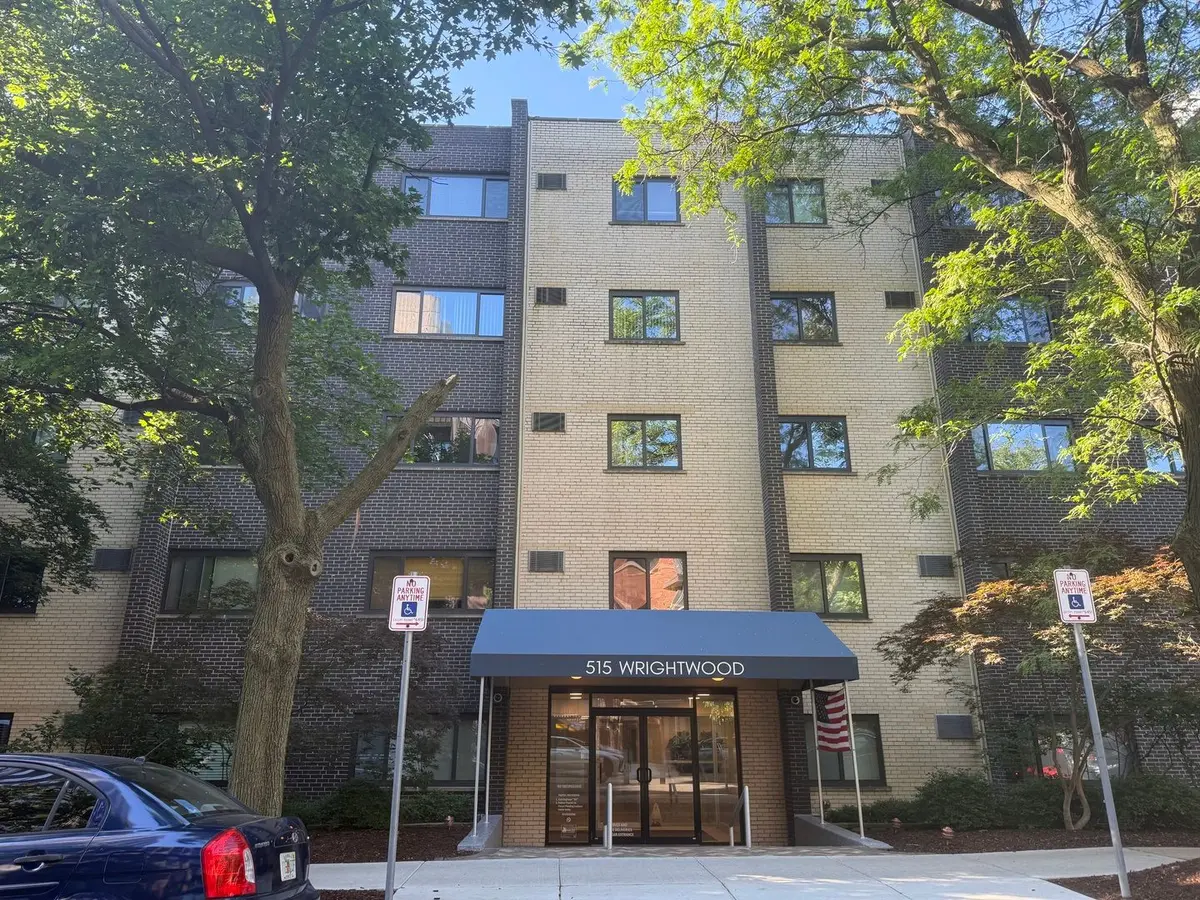 515 W Wrightwood Avenue