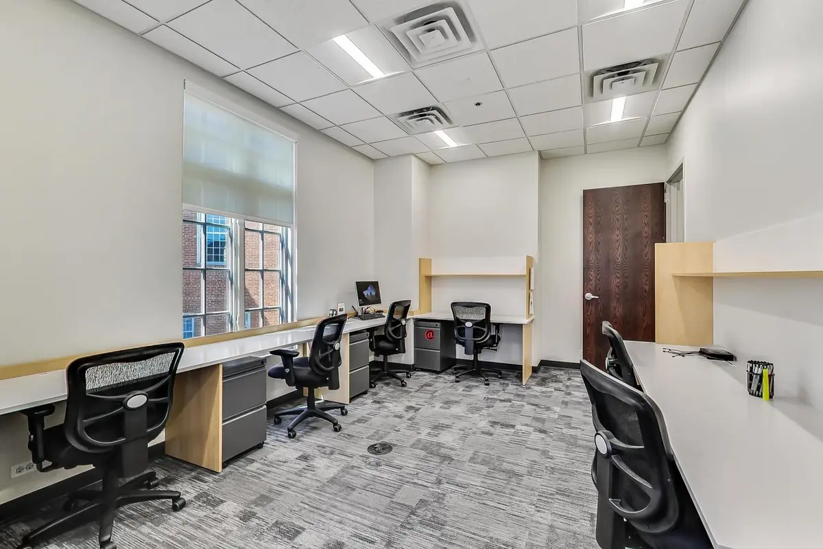324 W Touhy Avenue