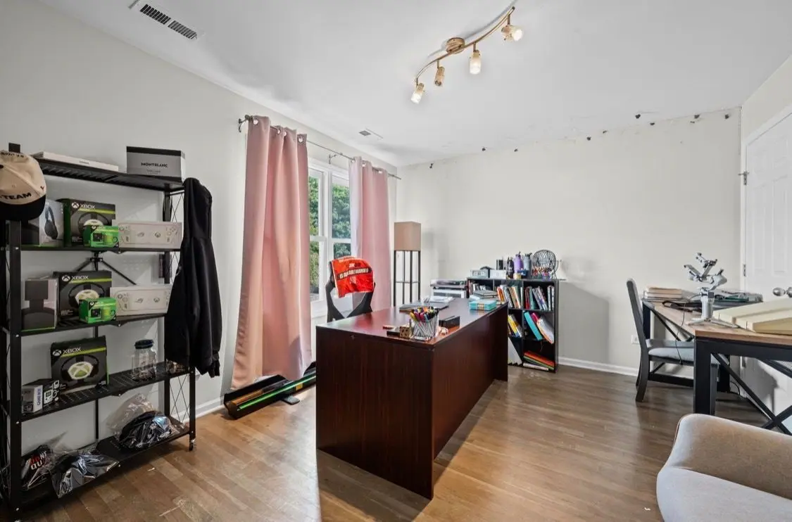 1302 W 33rd Street