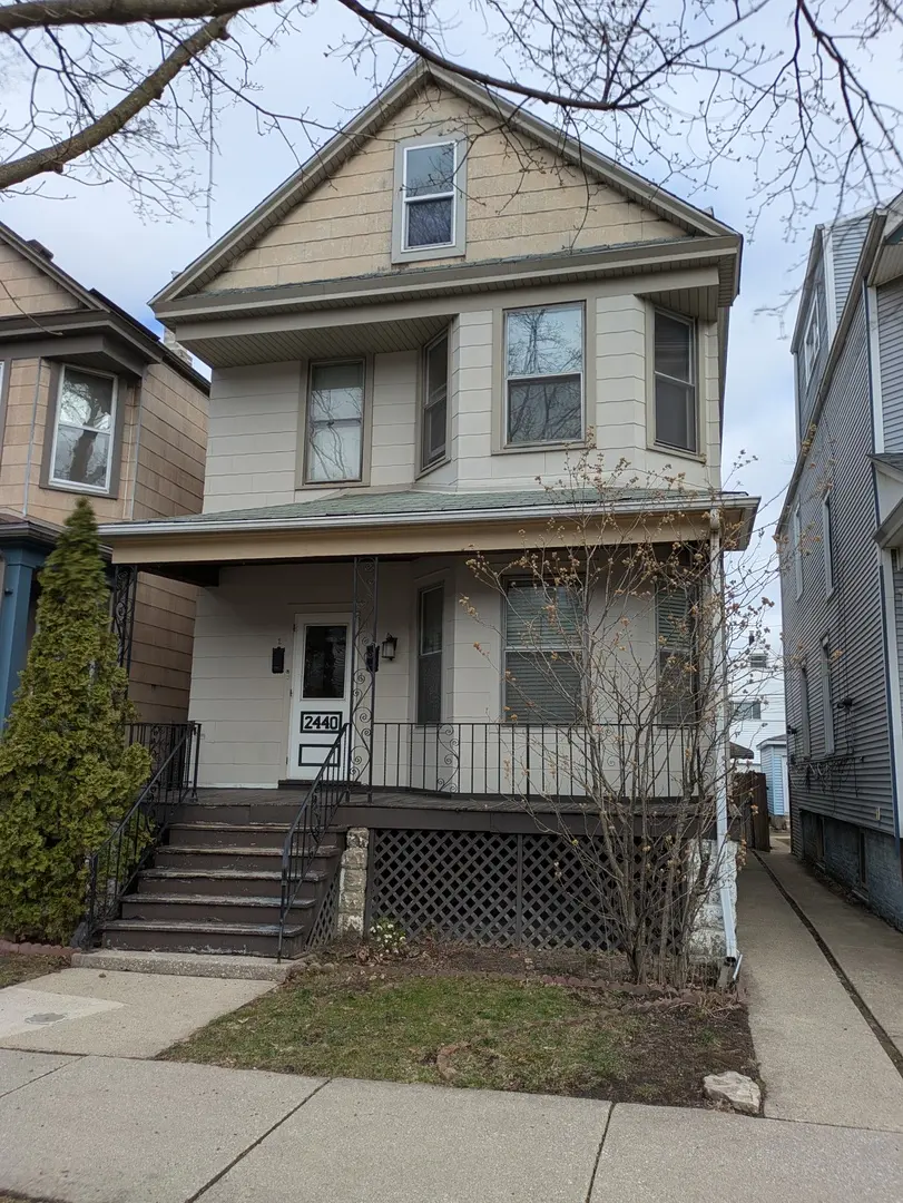 2440 W Warner Avenue