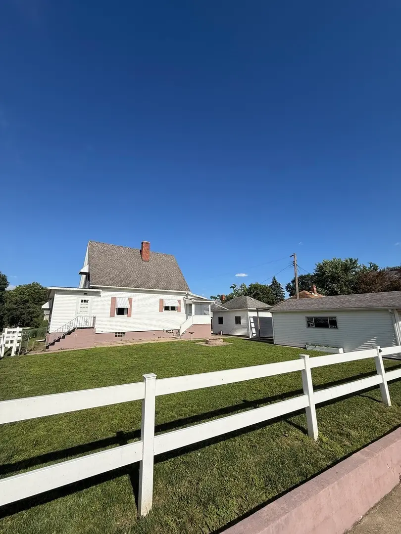 203 E 4th Street