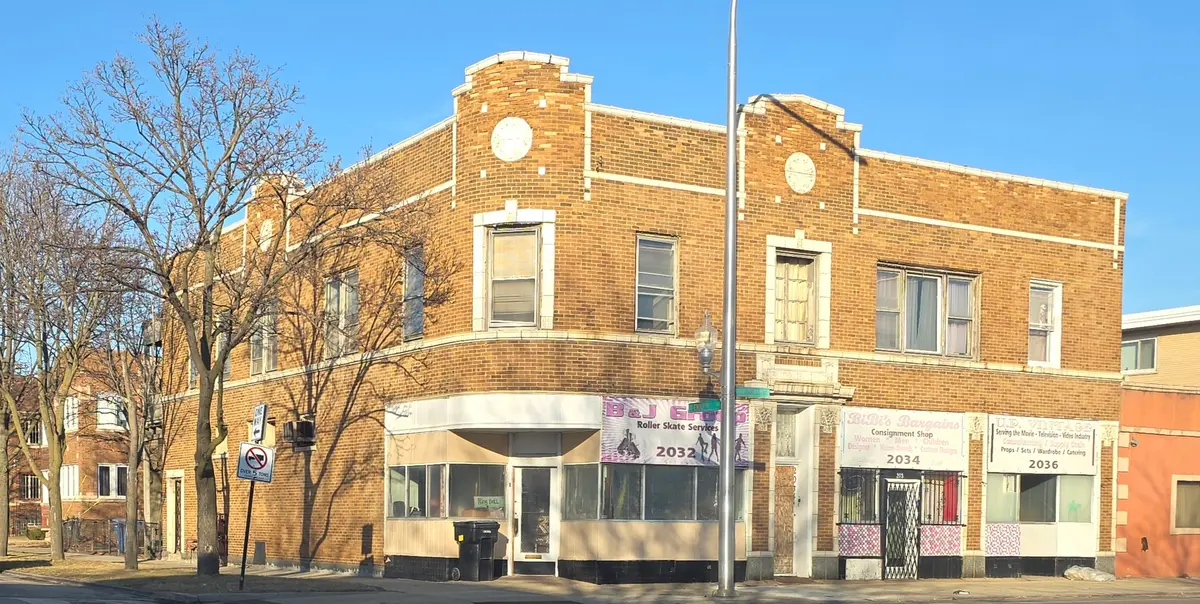 2032 E 79th Street