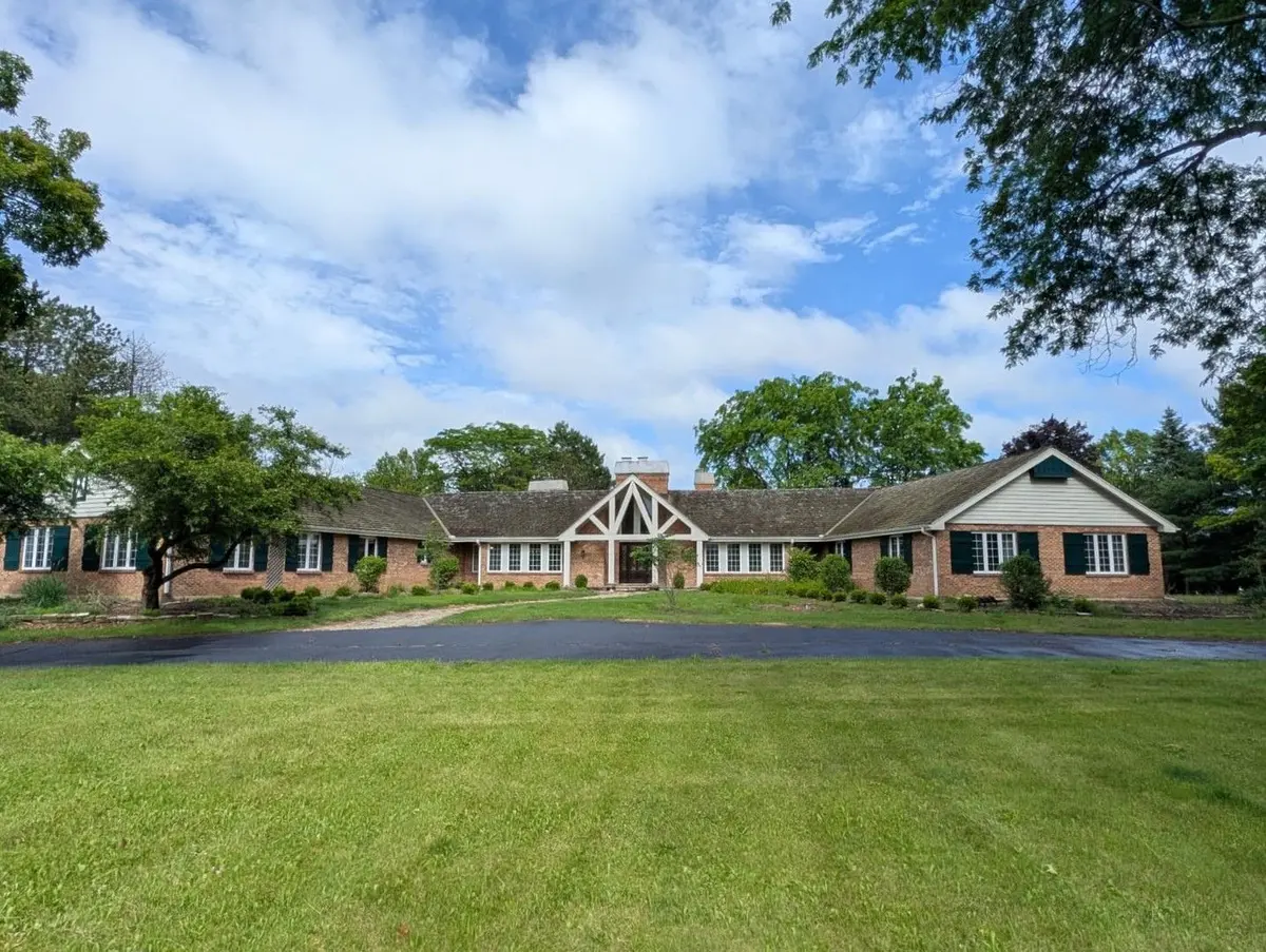 3 Hickory Lane