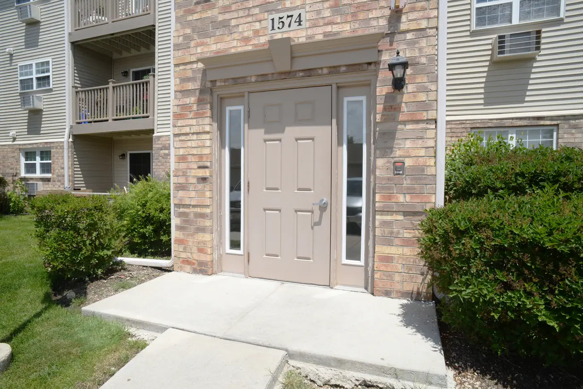 1574 W Crystal Rock Court