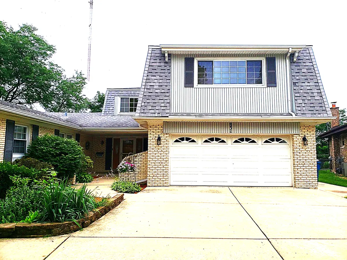 831 W Heritage Drive