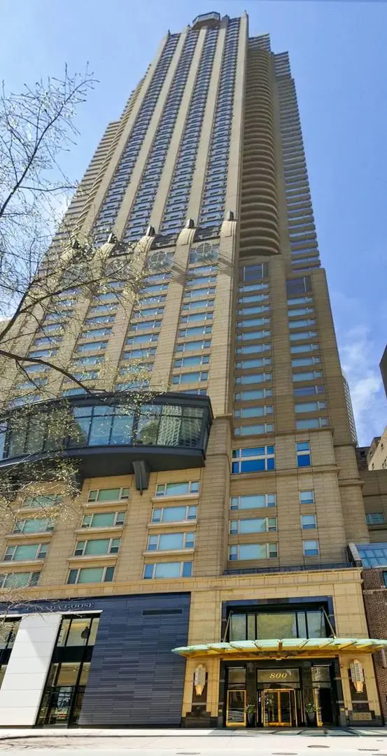 800 N Michigan Avenue