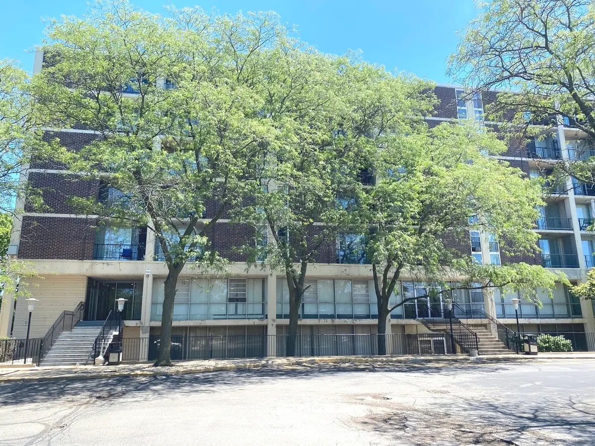 1043 S York Road