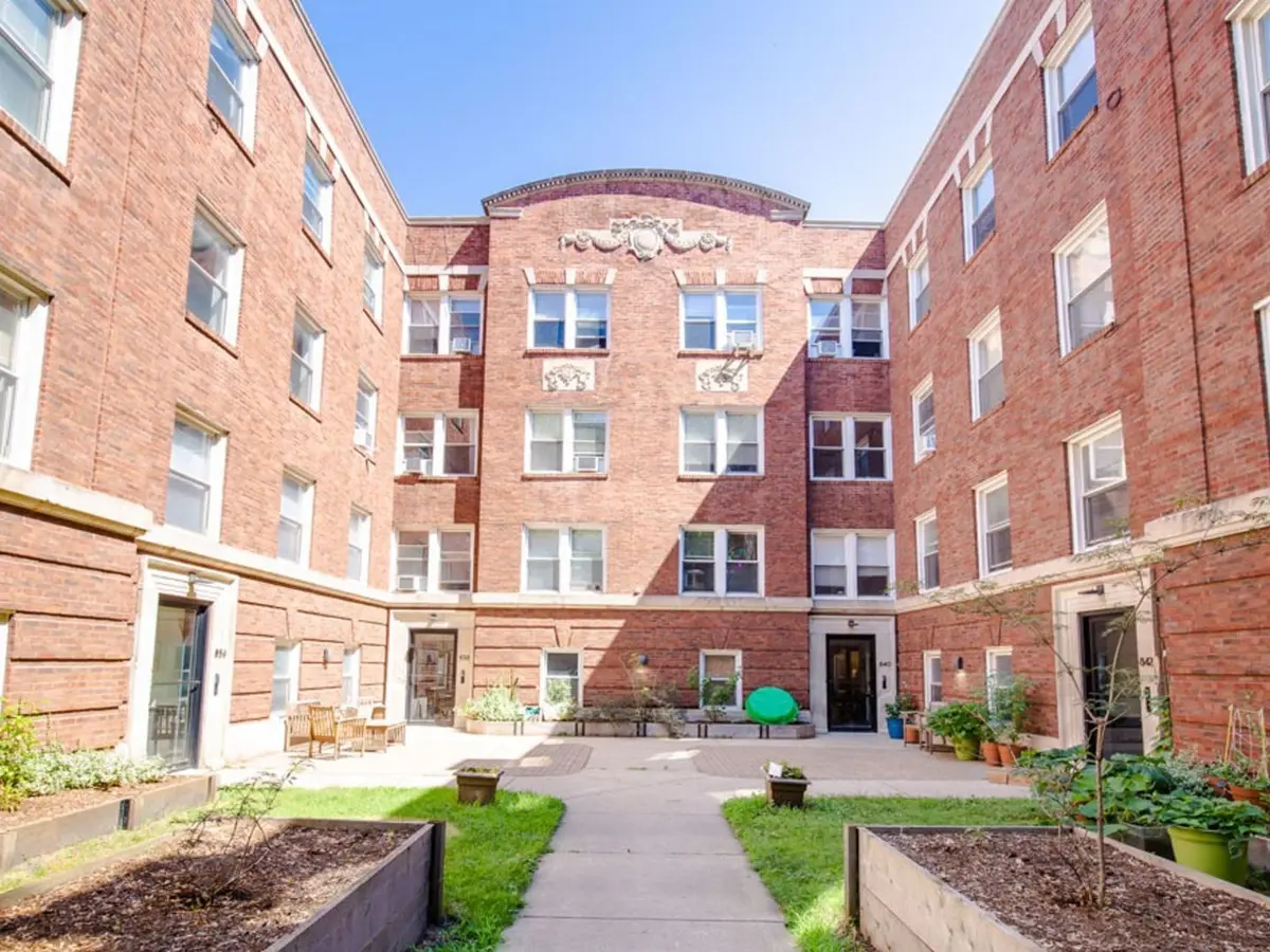 836 E 53rd Street