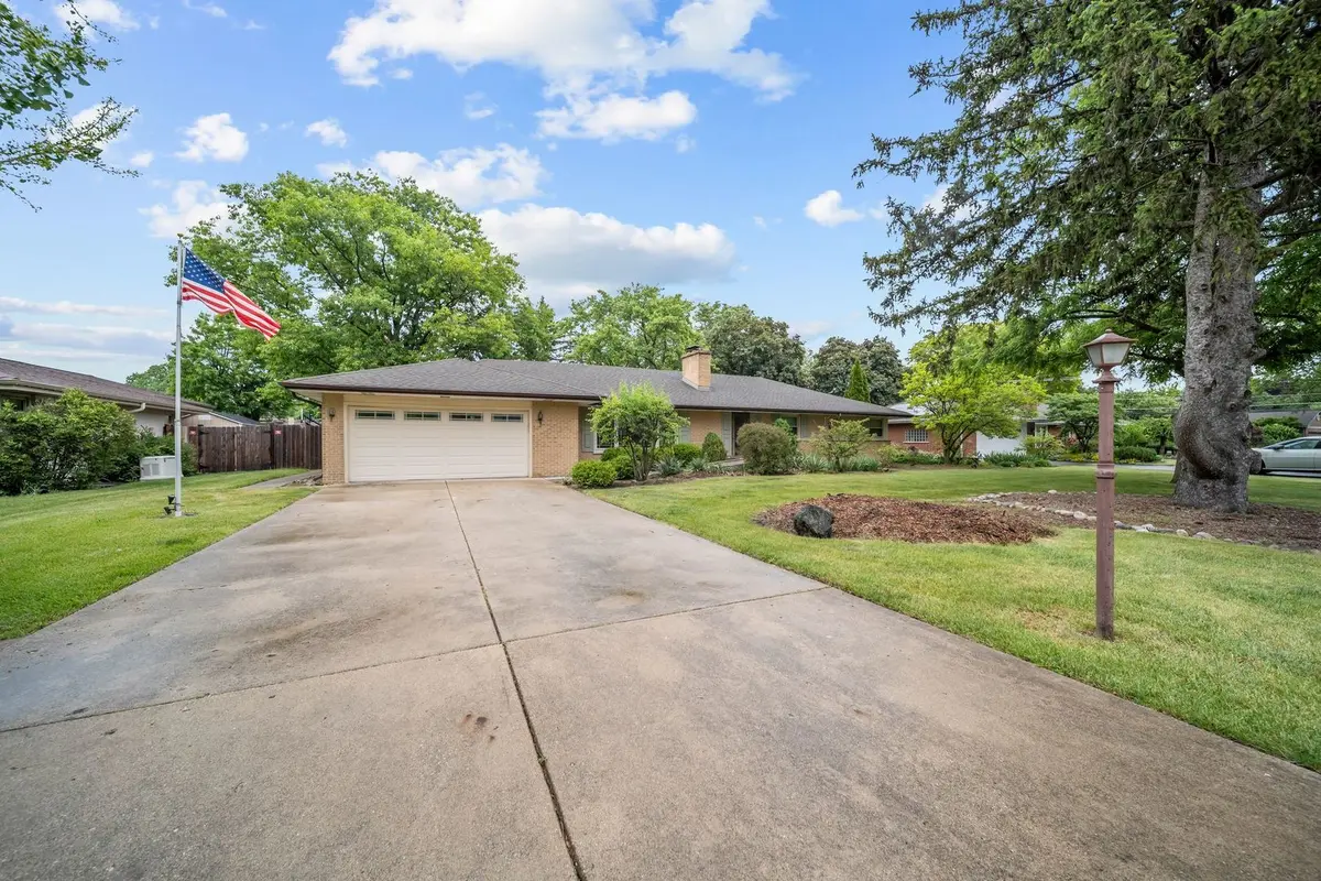 29 E Stonegate Drive