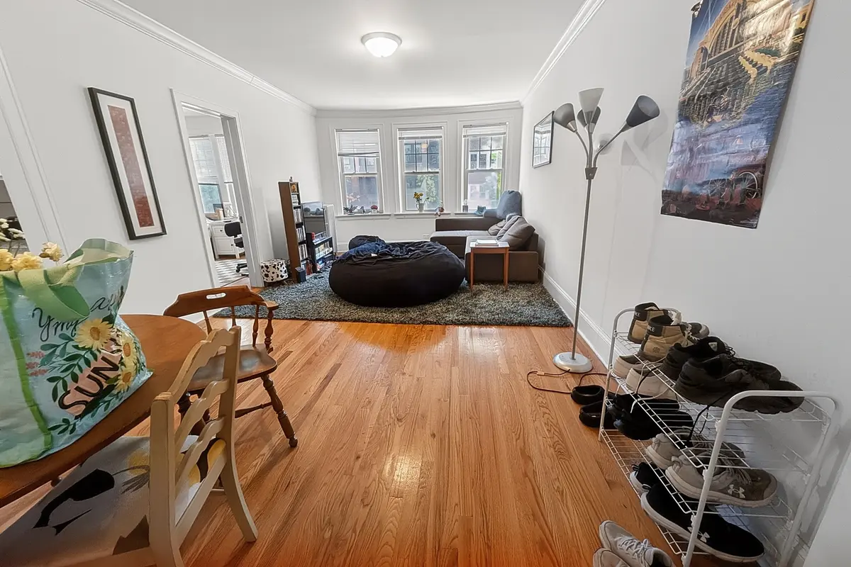 6638 N Glenwood Avenue