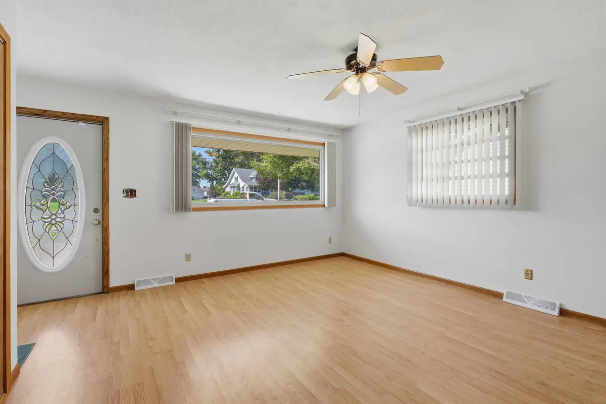 3224 W Locust Street