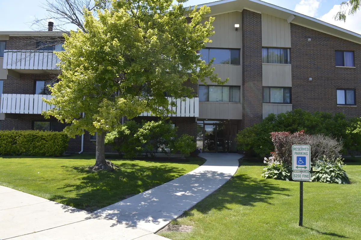 1000 Bayside Drive