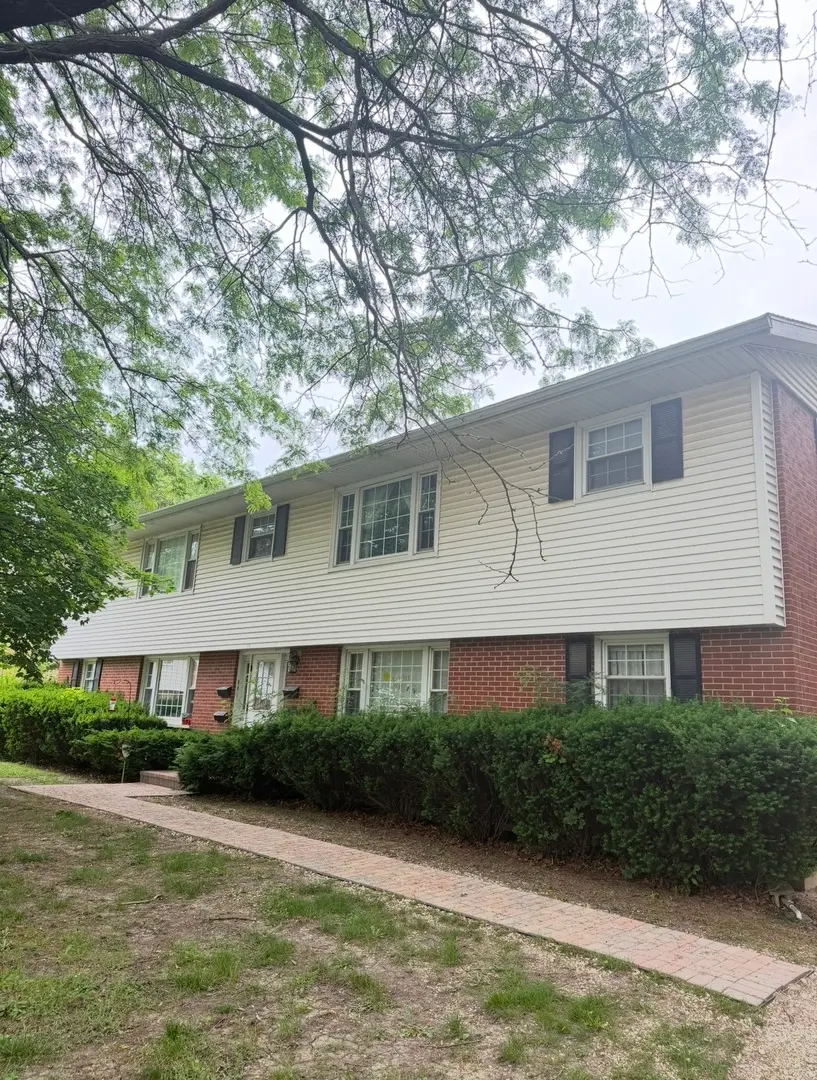 120 CAROLINE Court