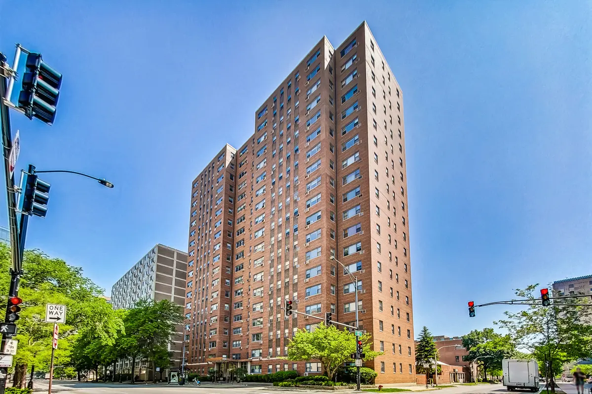 2909 N Sheridan Road