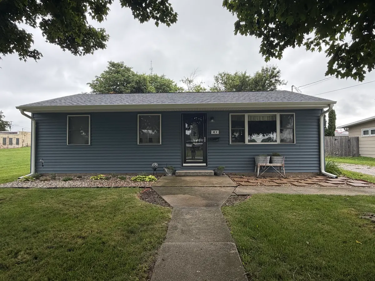 906 E Daggy Street