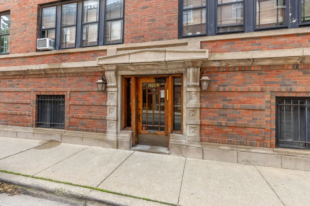 1419 E 58TH Street