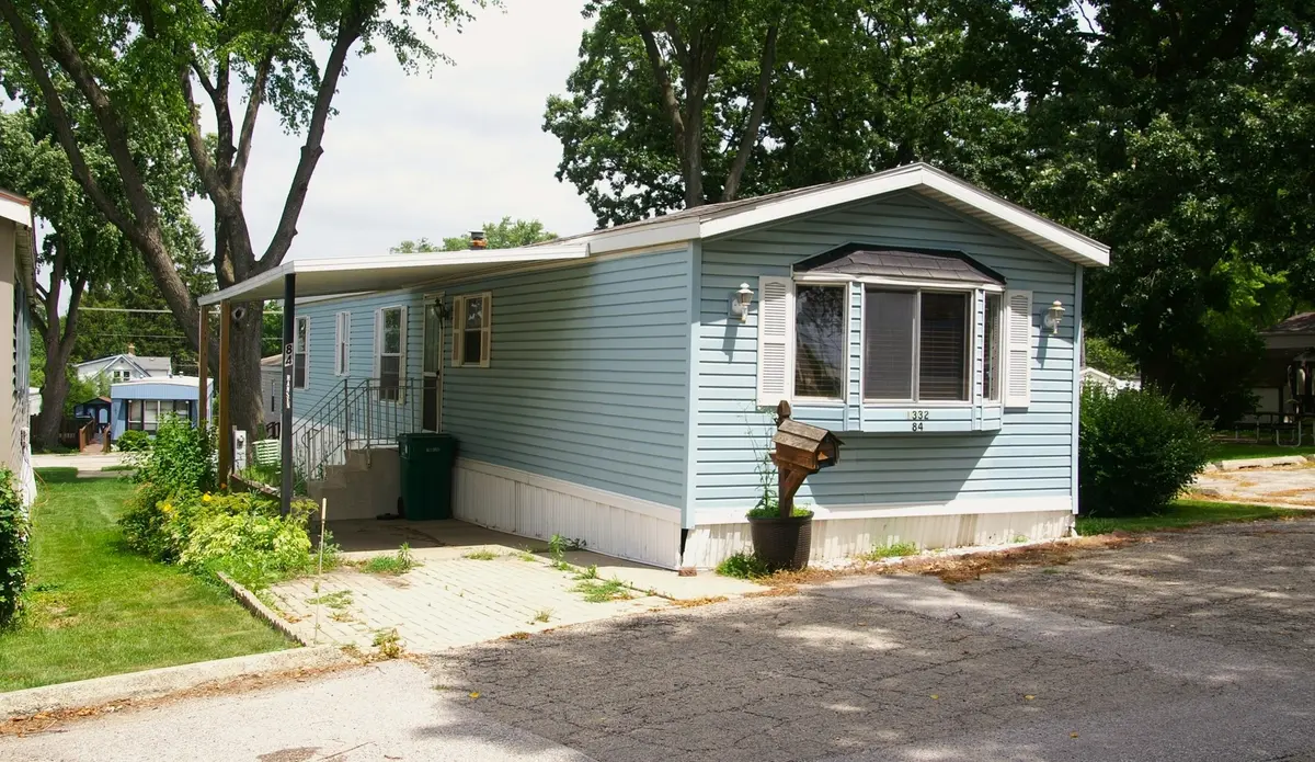 1332 Douglas Avenue