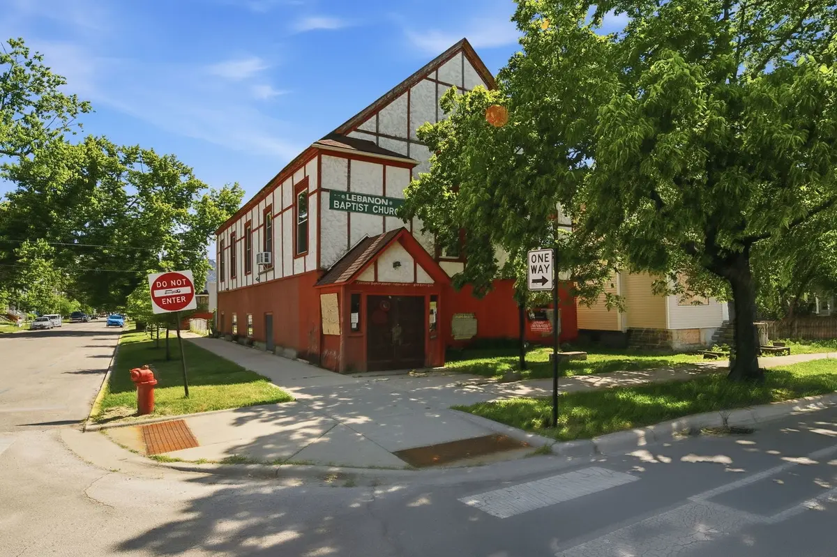 1501 W Marquette Road