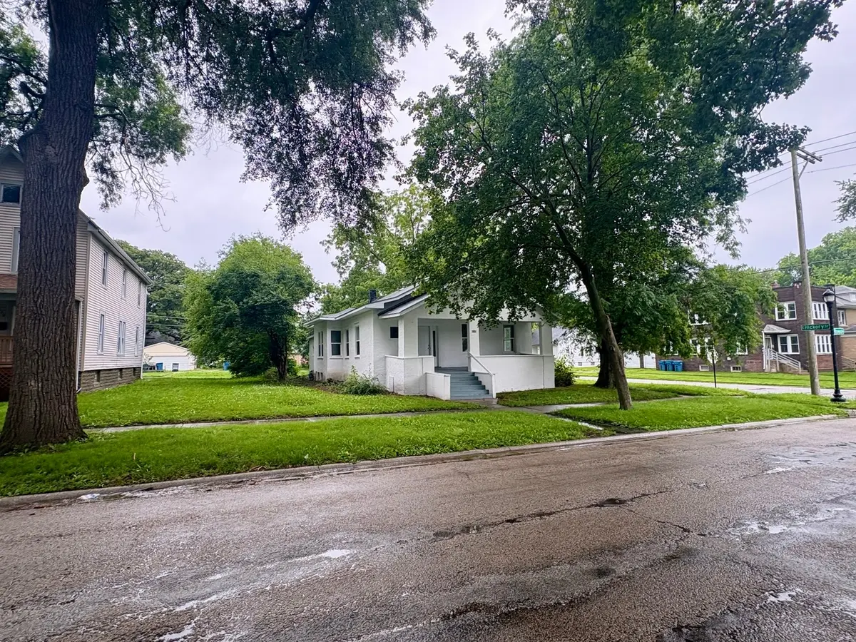 396 S Rosewood Avenue