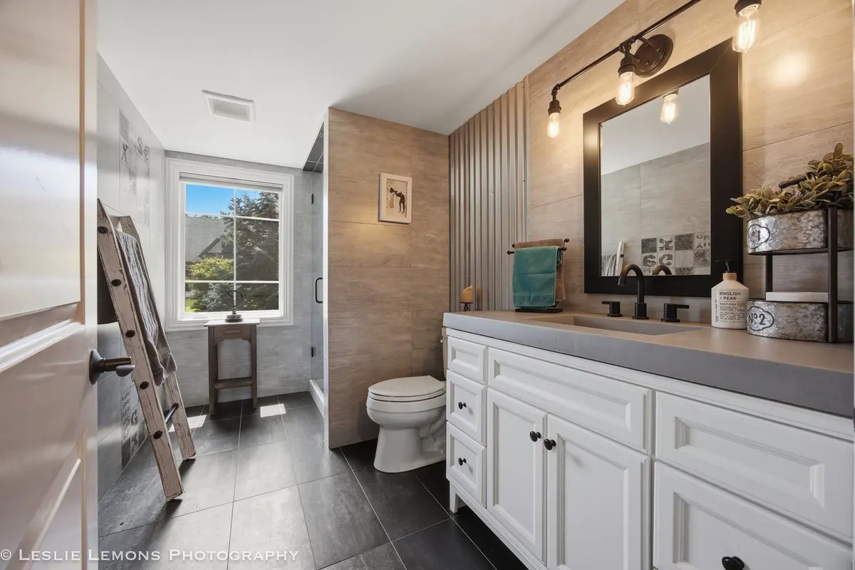 16270 Lakewood Path