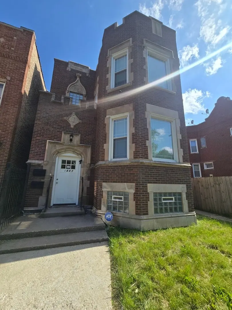 1847 W Garfield Boulevard