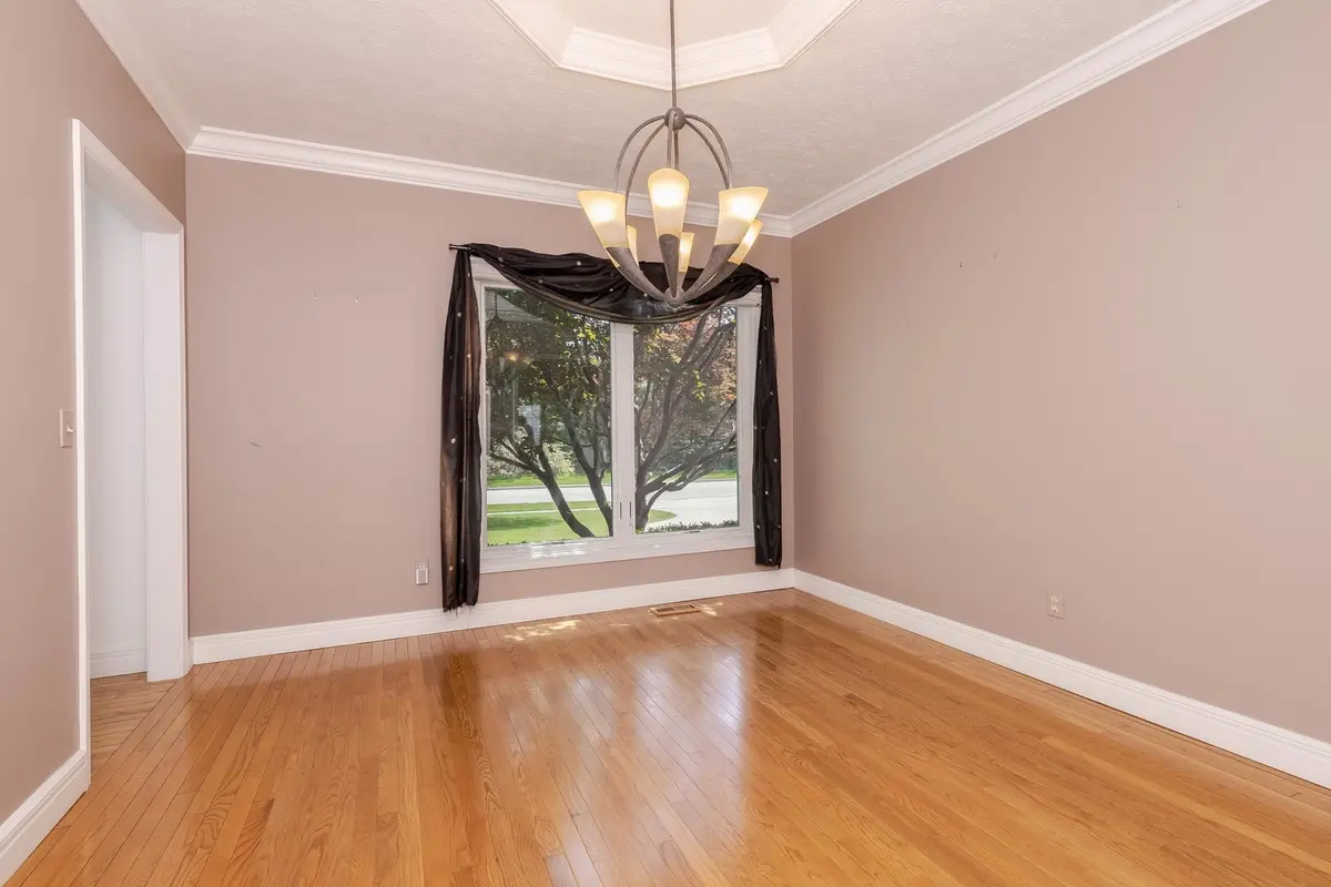 3102 Wisteria Lane