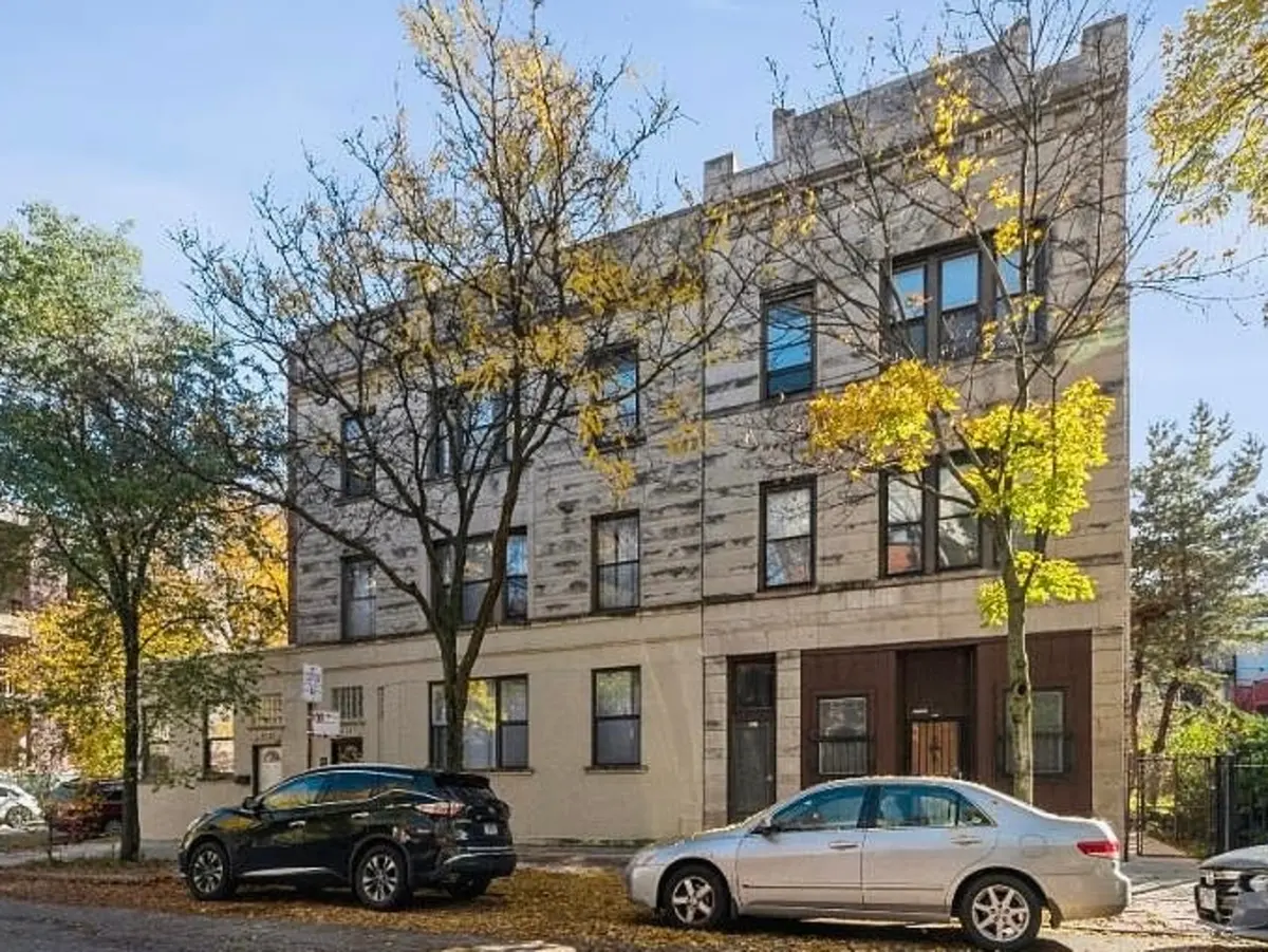 1037 W Polk Street