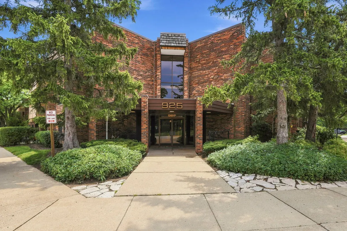 925 Spring Hill Drive