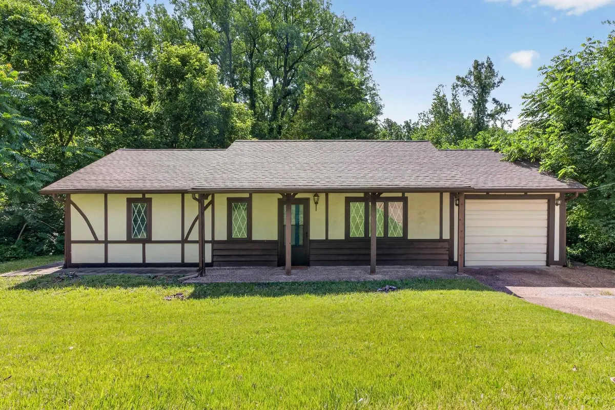 12 EDGEWOOD Lane