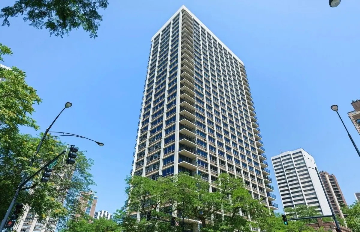 88 W Schiller Street