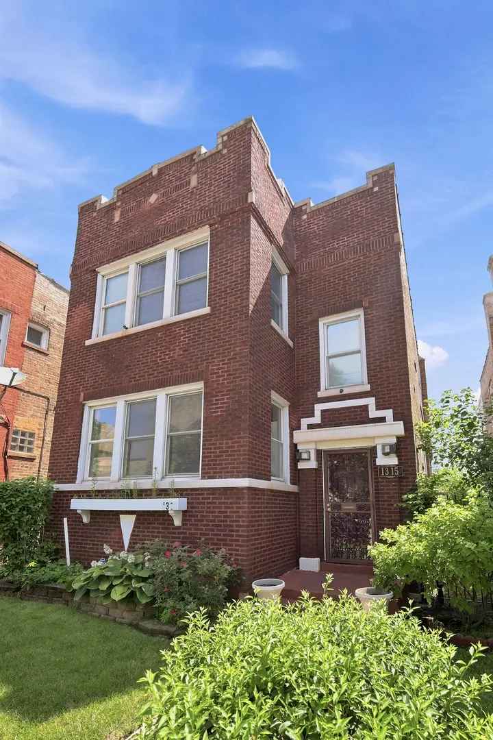 1315 N Massasoit Avenue