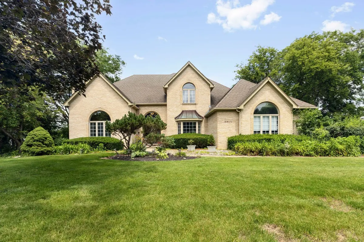 30W174 Forsythia Lane