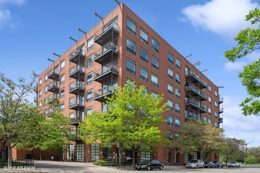 859 W Erie Street