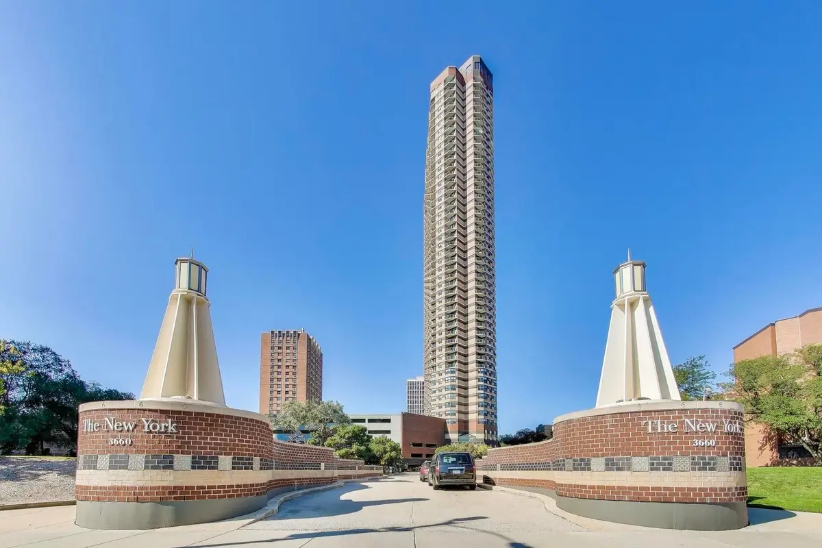 3660 N LAKE SHORE Drive