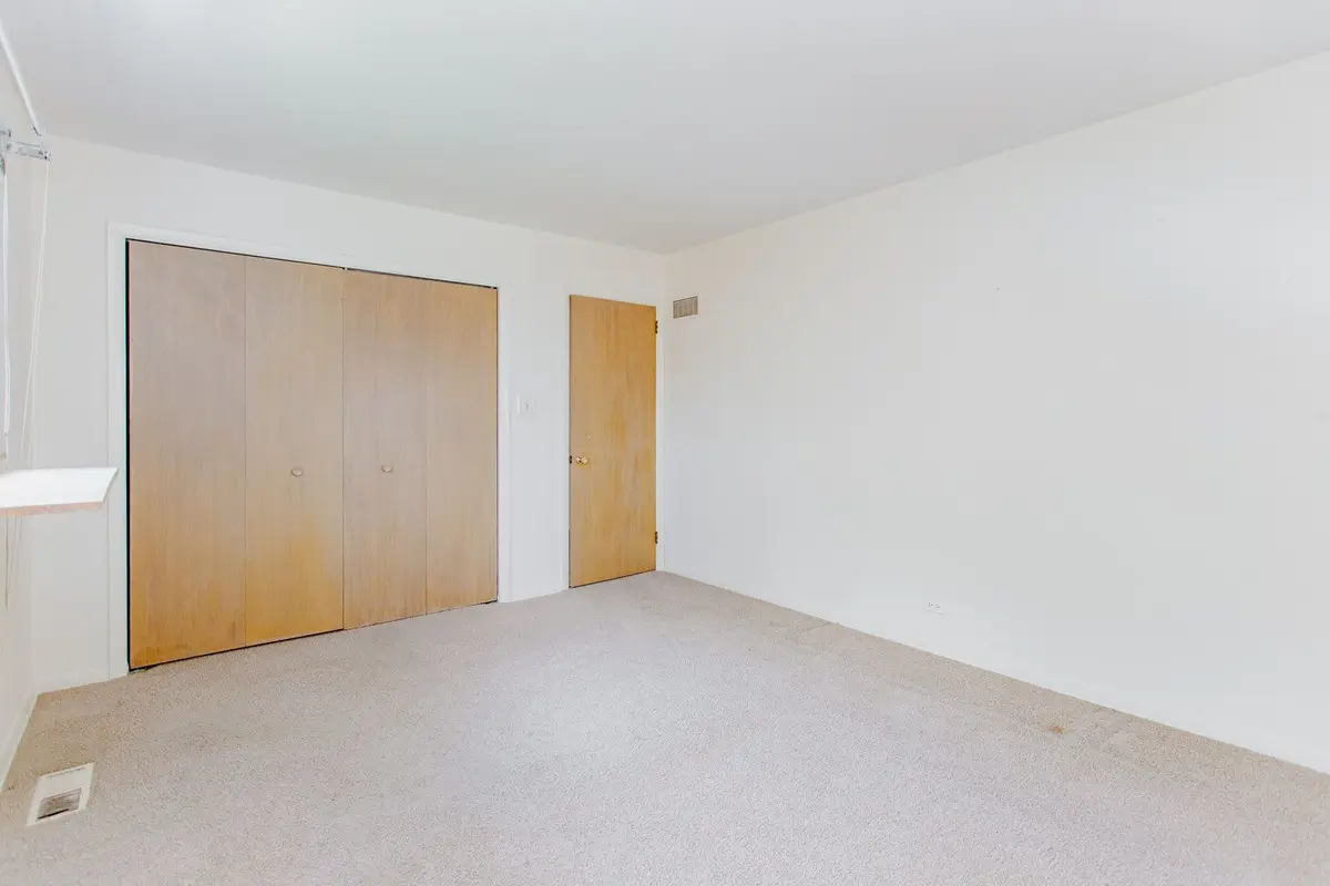 5 S Donald Avenue