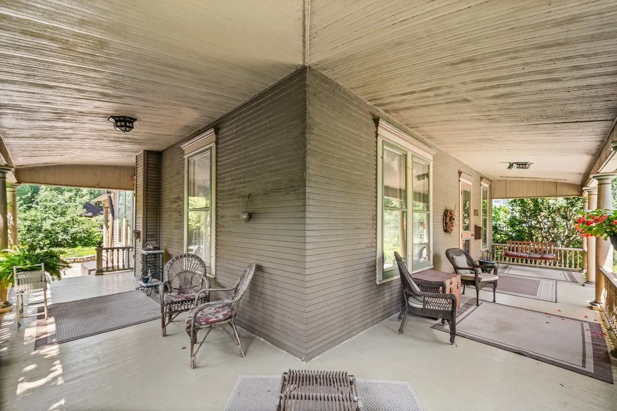 415 S 4th Street