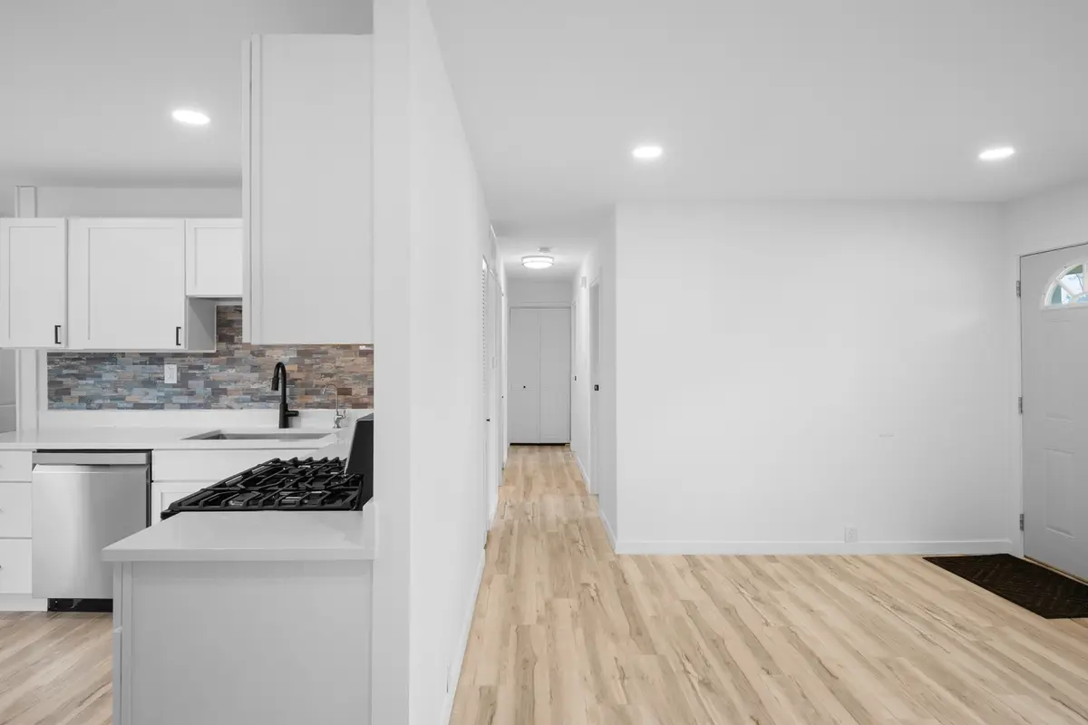 401 Kenyon Avenue