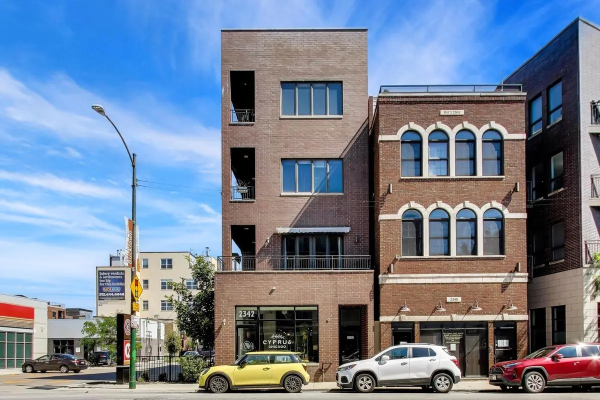 2342 W NORTH Avenue