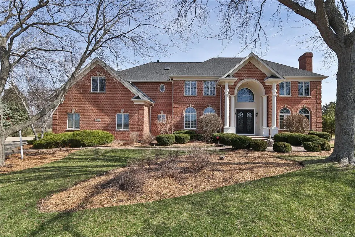 5N523 E Lakeview Circle