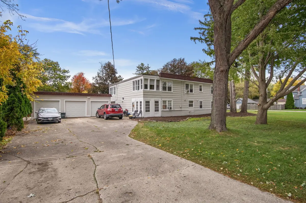 107 N Mallory Avenue