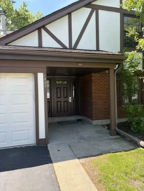 1327 WILLIAMSBURG Drive
