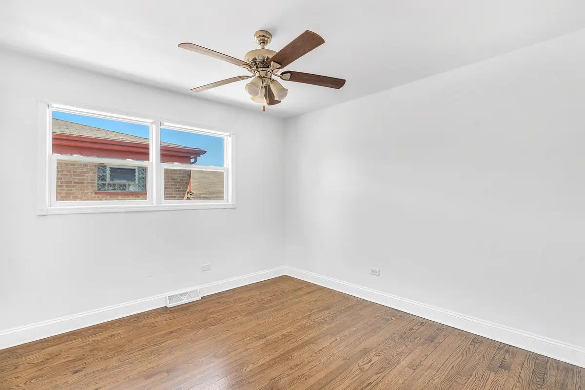 516 Exchange Avenue