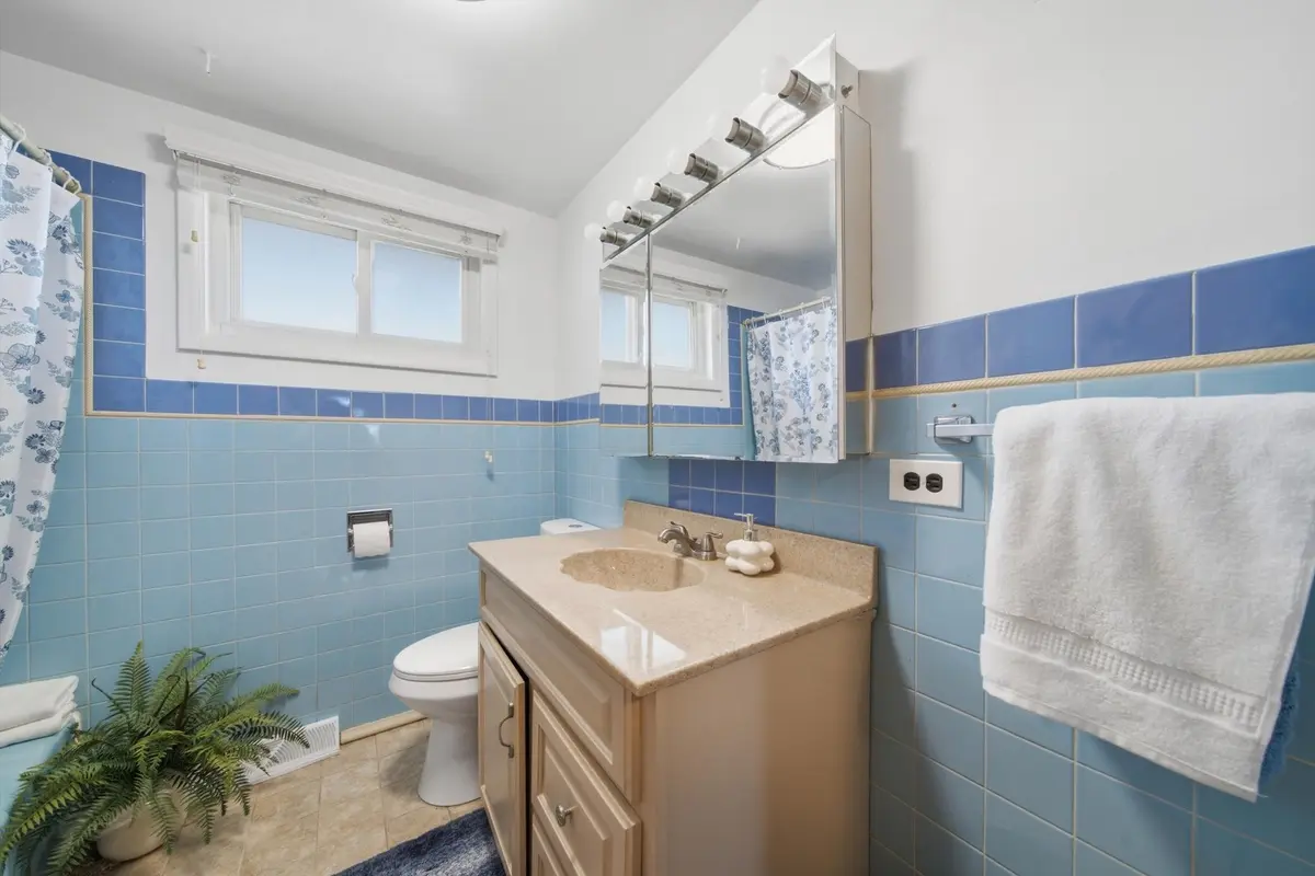 8663 Gregory Lane