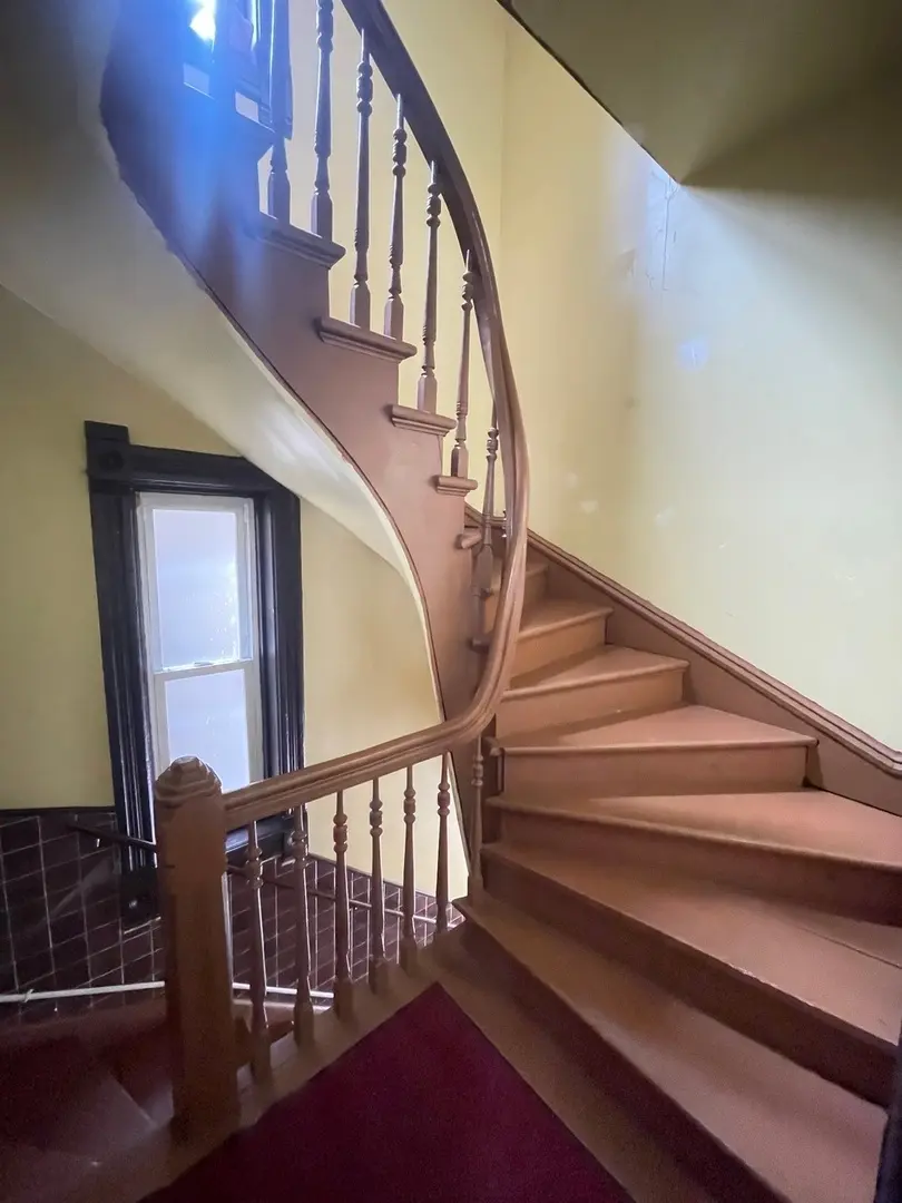 1841 W Superior Street